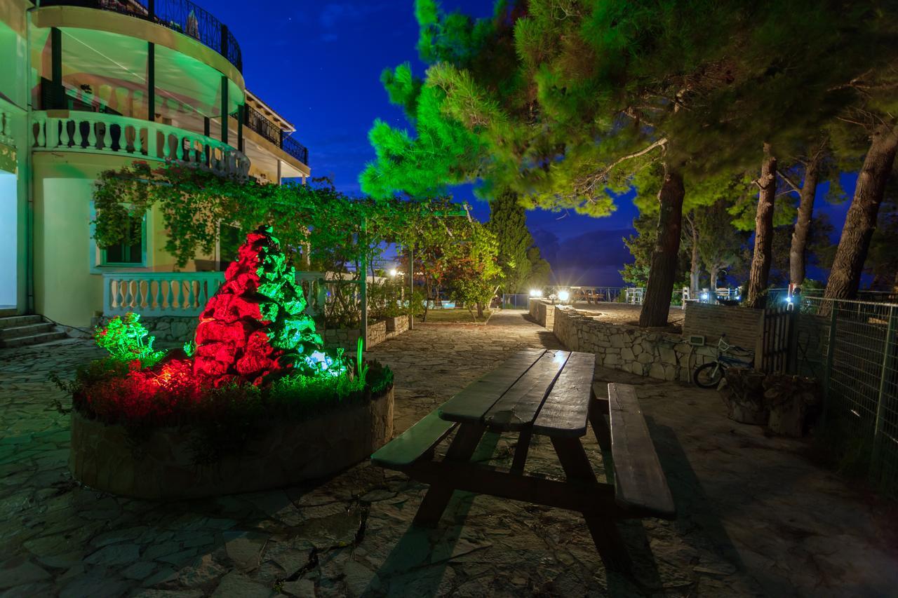 Kouros Hill Aparthotel Xirokastellon Exterior photo