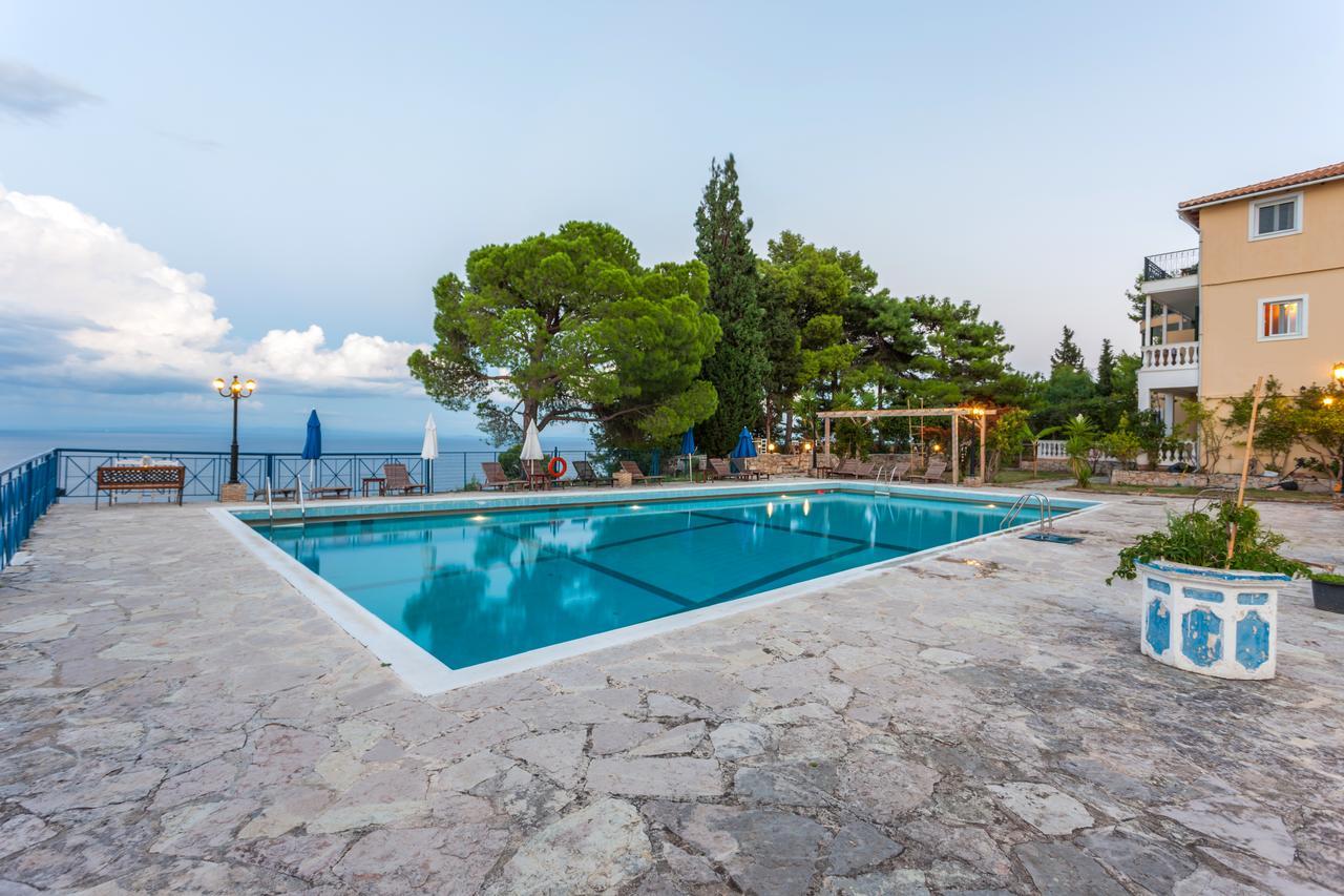 Kouros Hill Aparthotel Xirokastellon Exterior photo